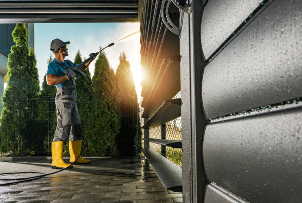 Best Pool Deck Cleaning  in Mcfarland, CA